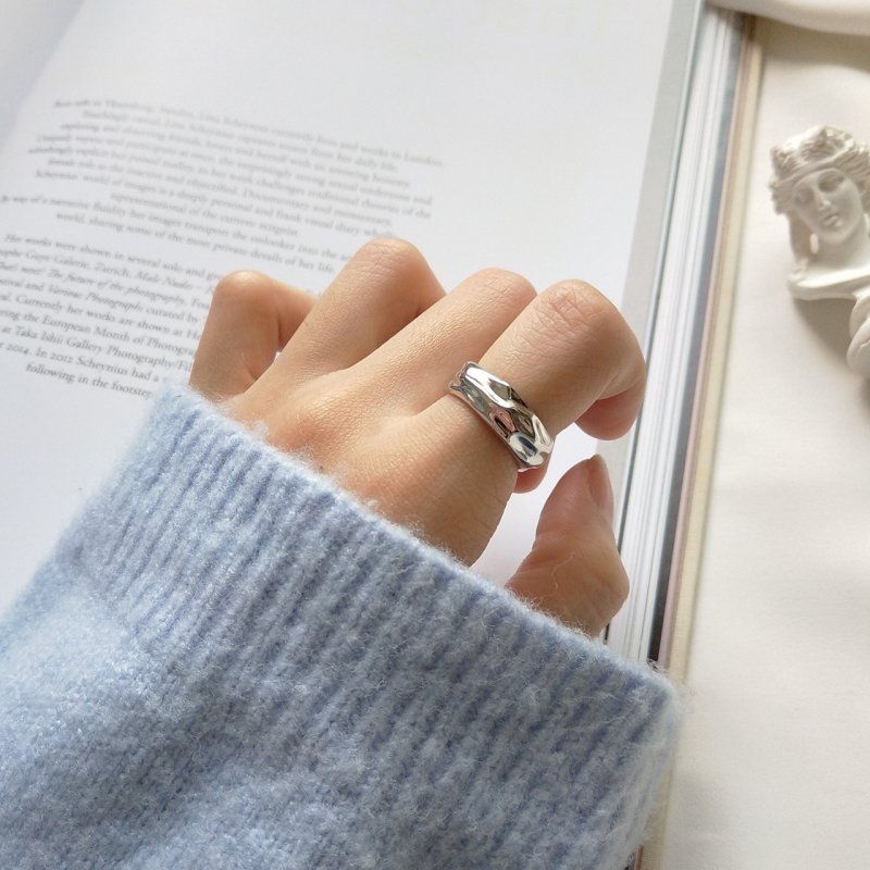 Designer S925 Sterling Silver Tinfoil Ring Simple Ring Designer S925 Sterling Silver Tinfoil Ring Simple Ring