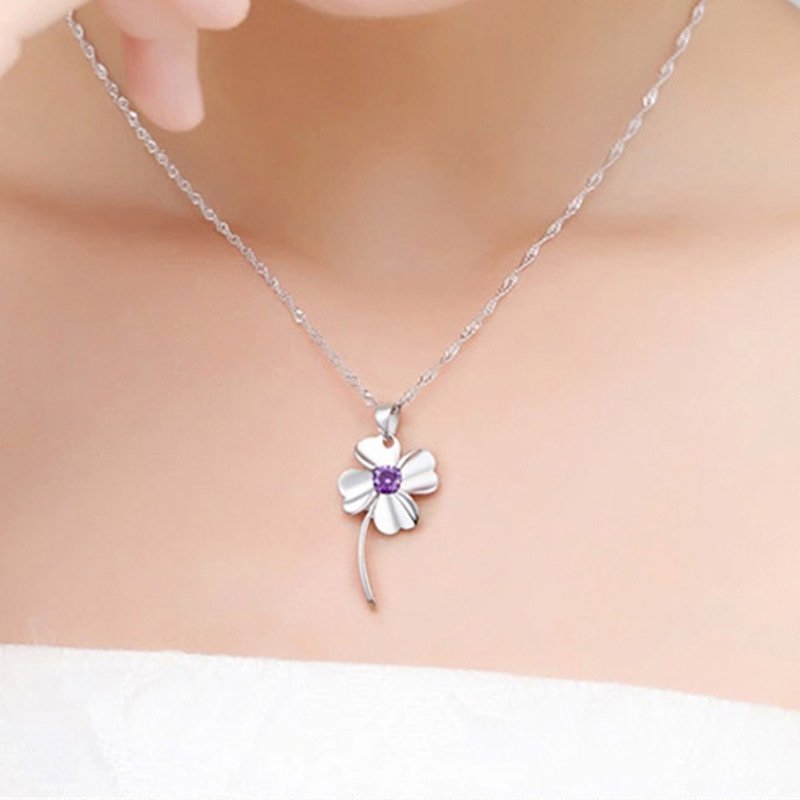 Four Leaf Clover Necklace White Gold Diamond Pendant Clover Pendant Women's Short Clavicle Chain Sweater Chain