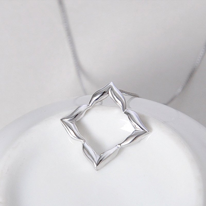 The new diamond irregular pendant fashion personality necklace simple item direct sales The new diamond irregular pendant fashion personality necklace simple item direct sales