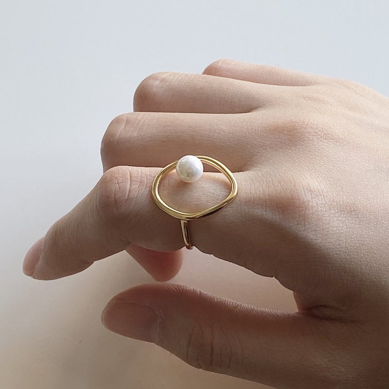 Geometric minimalist 925 sterling silver ring female niche design sense cold wind net celebrity winding shell beads ring