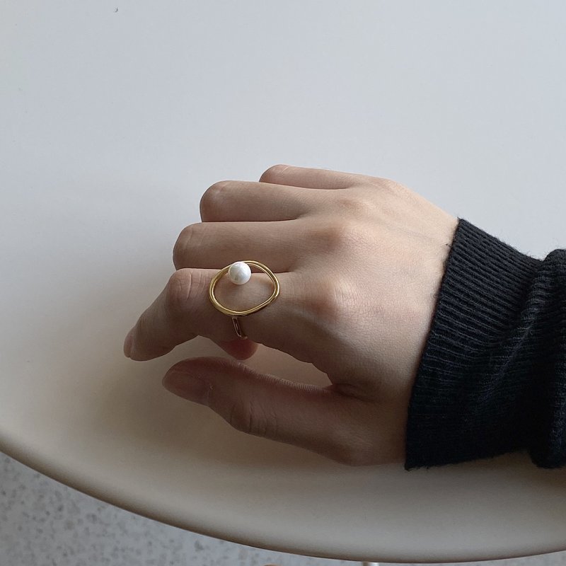 Geometric minimalist 925 sterling silver ring female niche design sense cold wind net celebrity winding shell beads ring