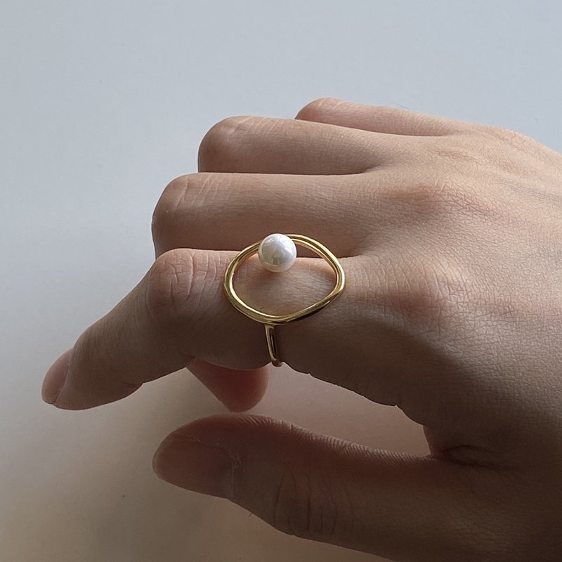 Geometric minimalist 925 sterling silver ring female niche design sense cold wind net celebrity winding shell beads ring
